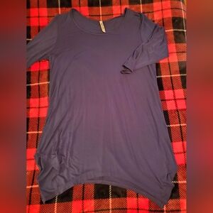 Superline Women's size L navy blue Sharkbite 3/4 sleeve pullover top